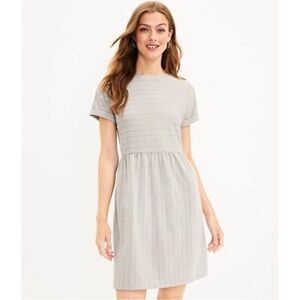 LOFT Grey and White Patterned Short Sleeve Dress